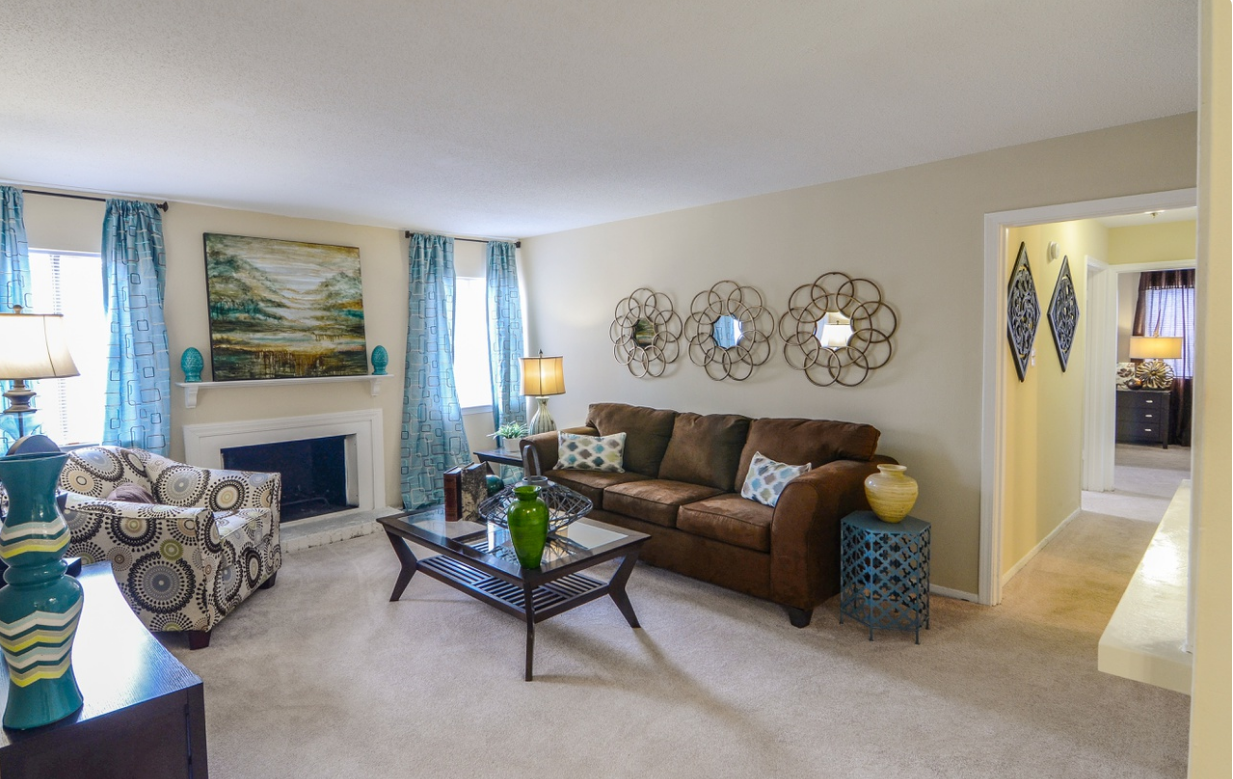 Reserve at Mount Moriah -living room and sofa