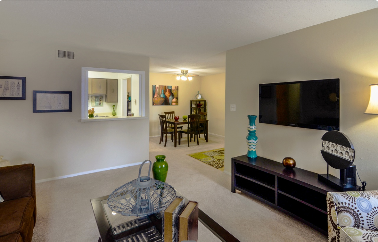 Reserve at Mount Moriah - living Room with kitchen open