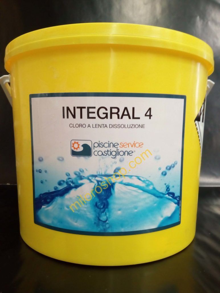 Un secchio giallo con scritto sopra l'integrale 4
