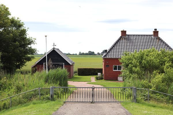 Afgesloten toegangshek