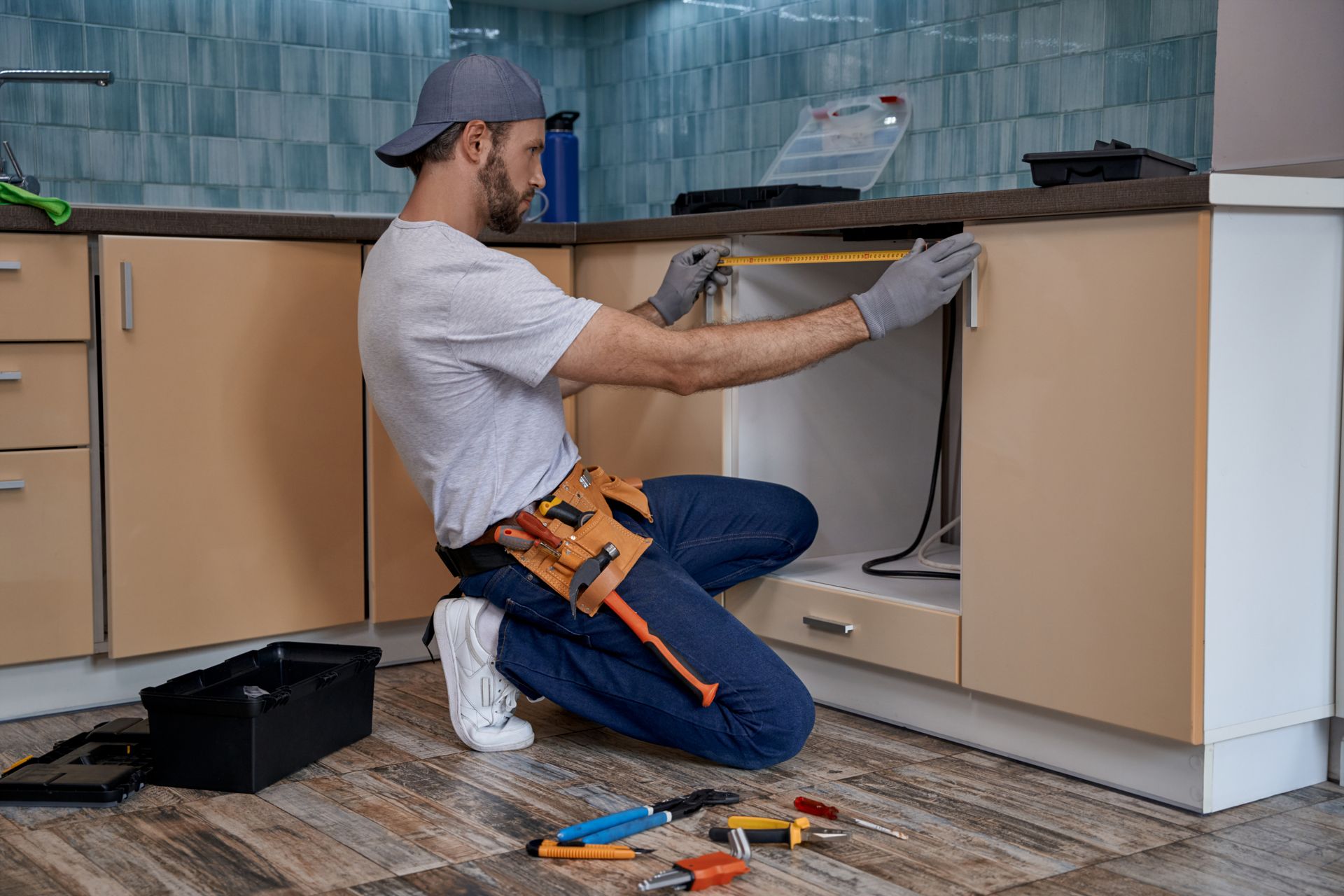 Interior wall painting service by Sayreville NJ handyman professionals
