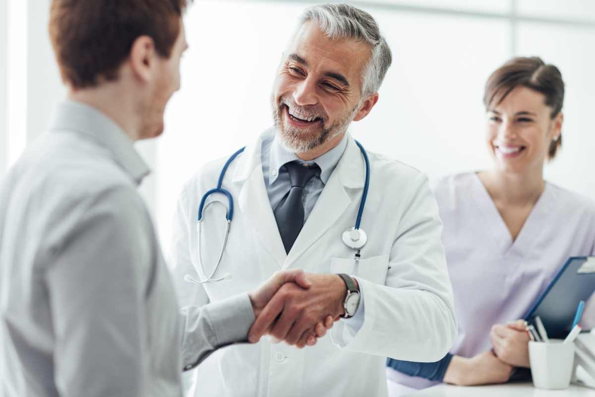 A doctor visiting a patient at The Ready Care Clinic in Harrodsburg, Kentucky (KY)