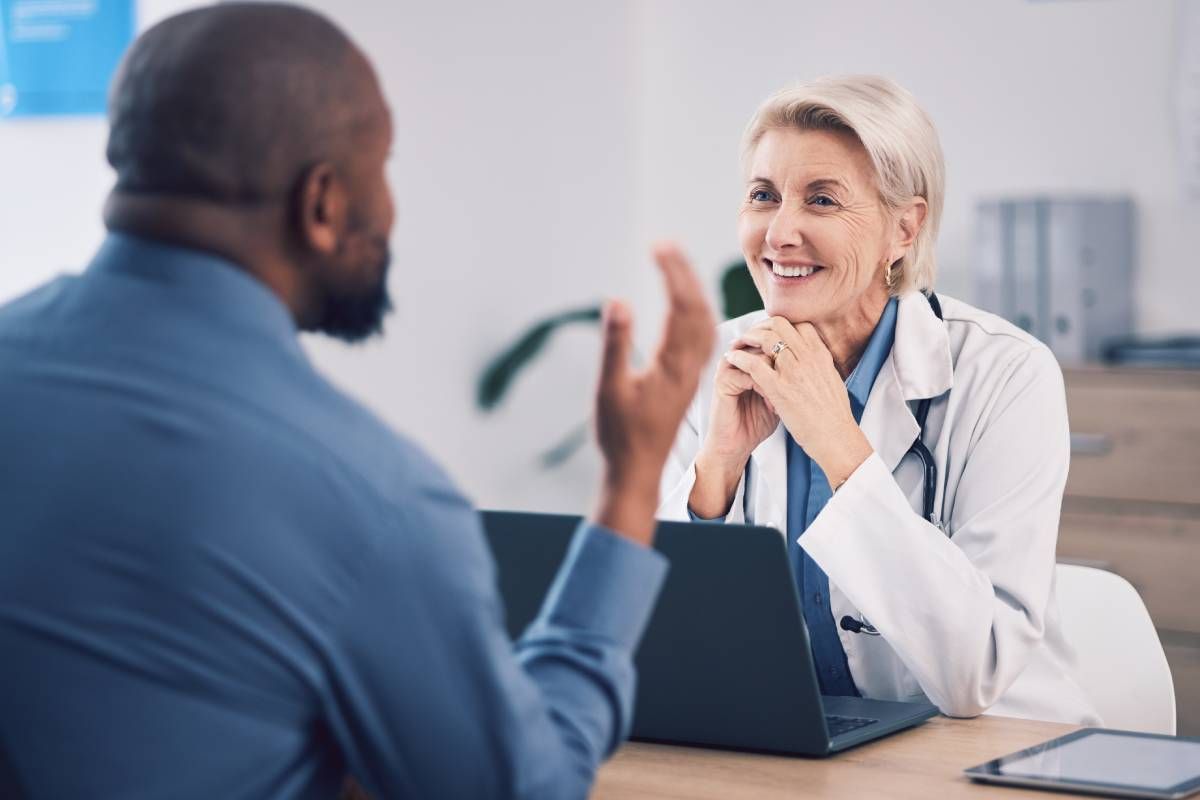 A doctor serving a patient near Harrodsburg, Lawrenceburg, and Crab Orchard, Kentucky (KY)