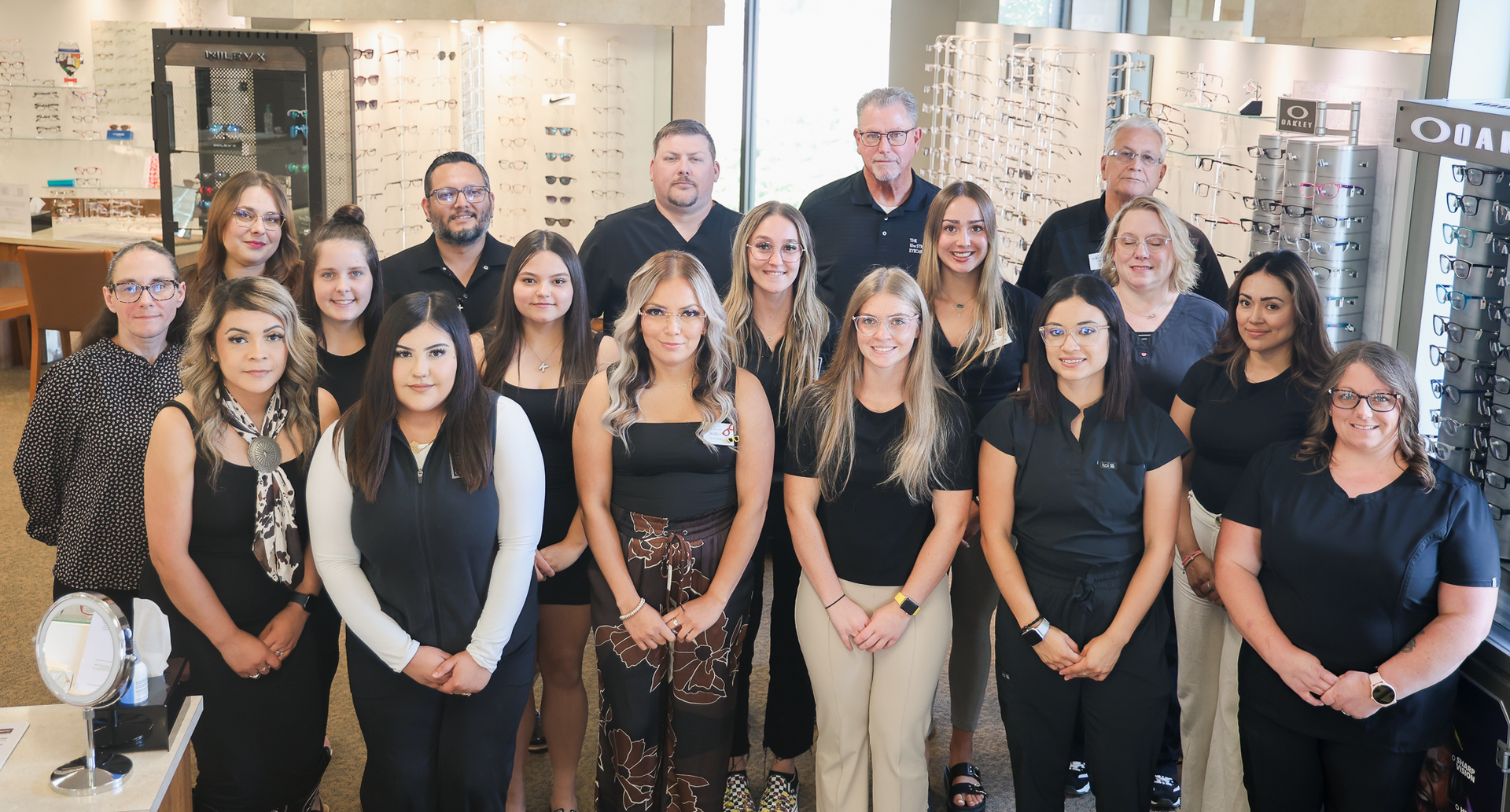 Team photo of 10th Street Eyecare