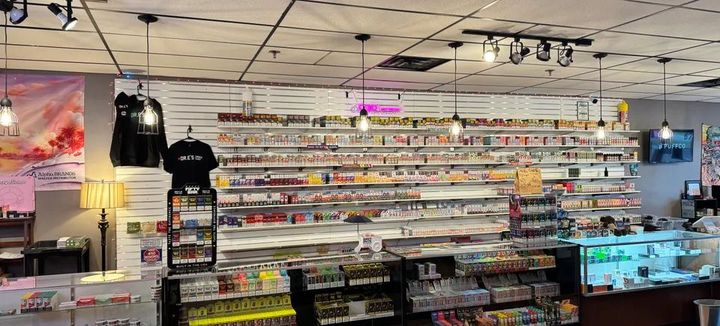 Dr. E's Smoke Shop Lobby Dr. E's Smoke Shop Lobby