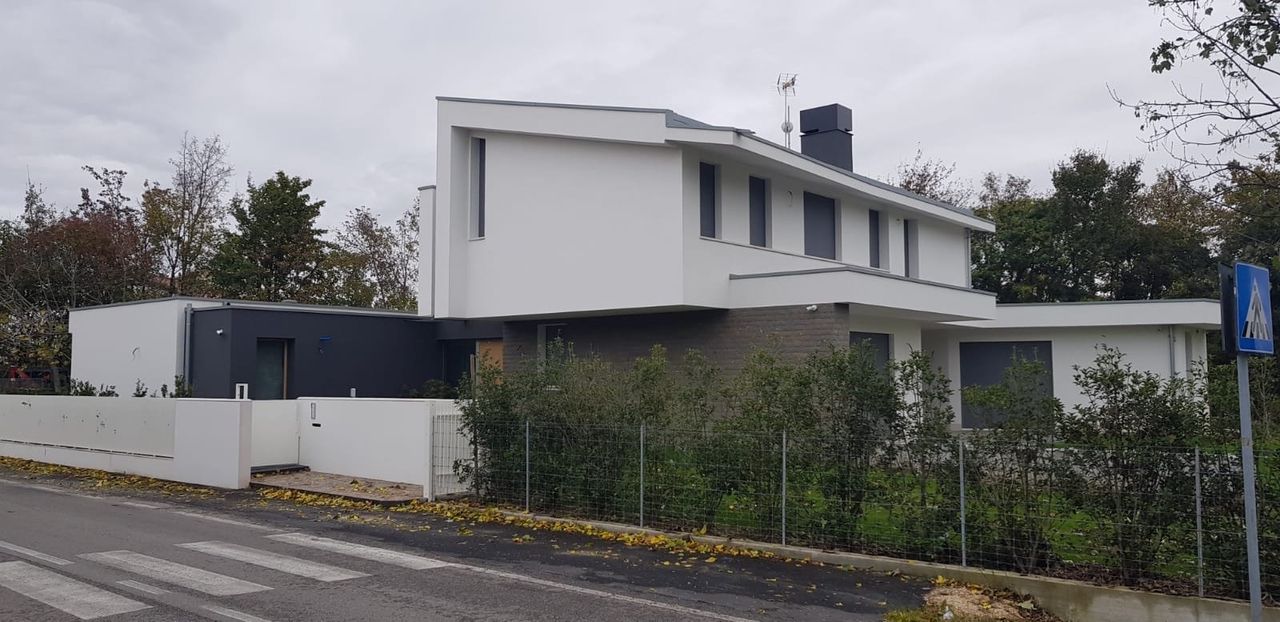 VARI CANTIERI