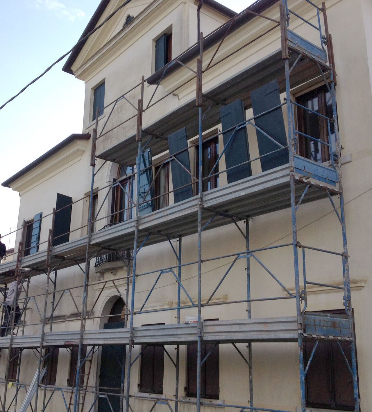 VARI CANTIERI