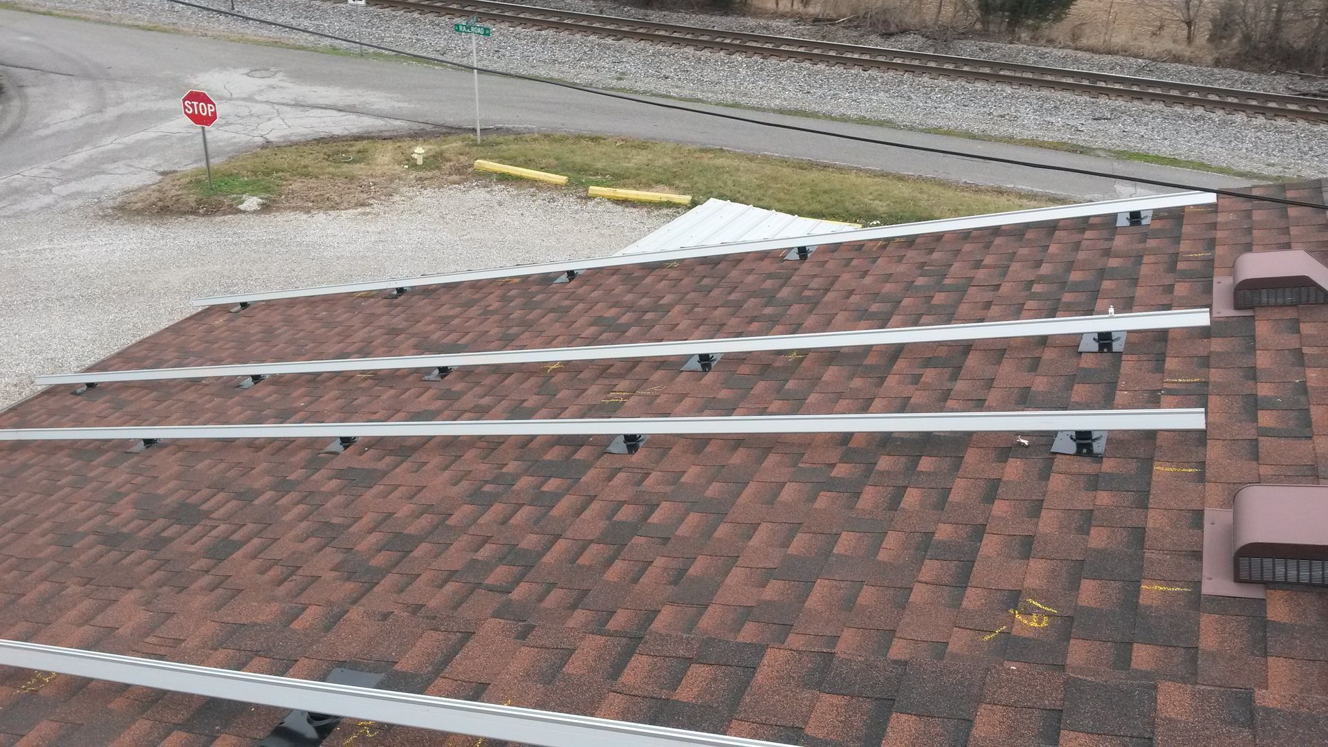 Metal rods for the solar panels