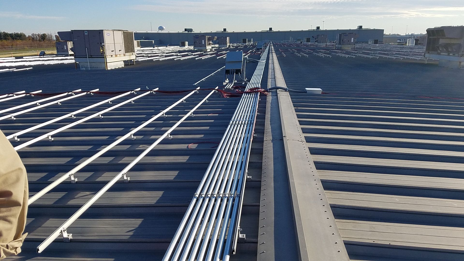 top of the roof of Vuteq showing the wiring.