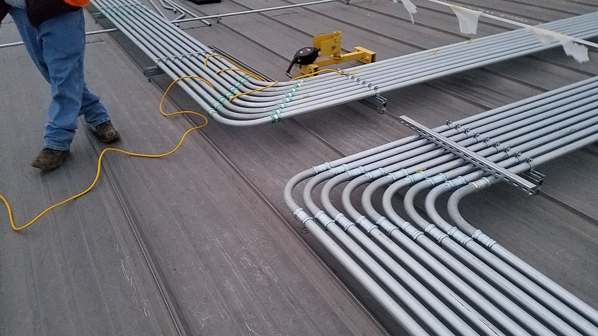 top of the roof of Vuteq showing the wiring.