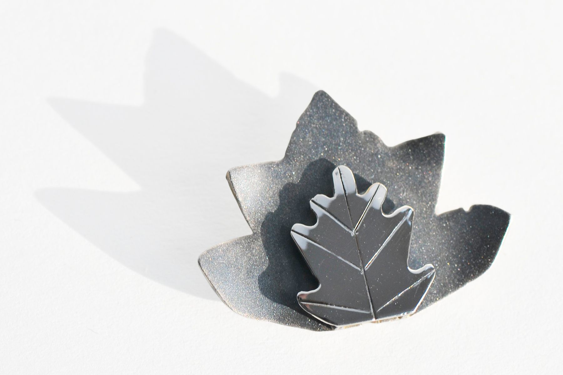 2.  Eikenblad-bak achter aanzicht