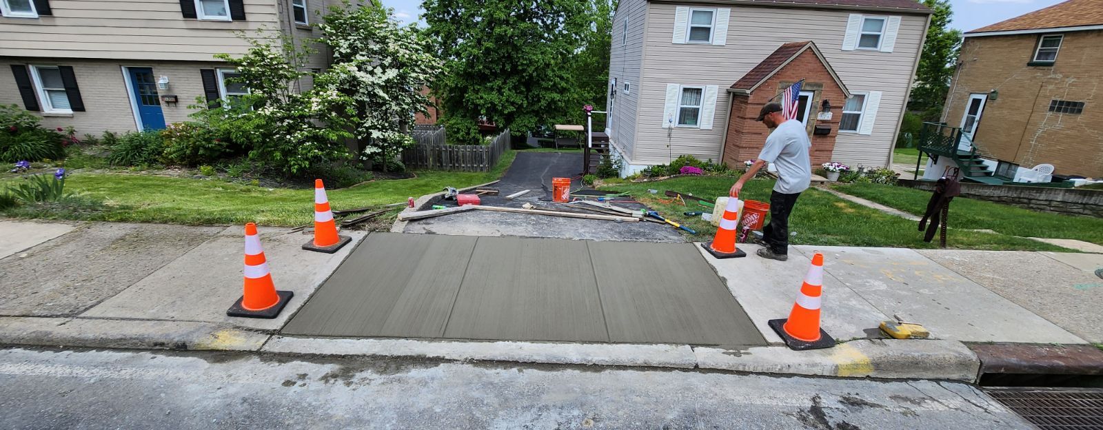 Concrete sidewalk construction