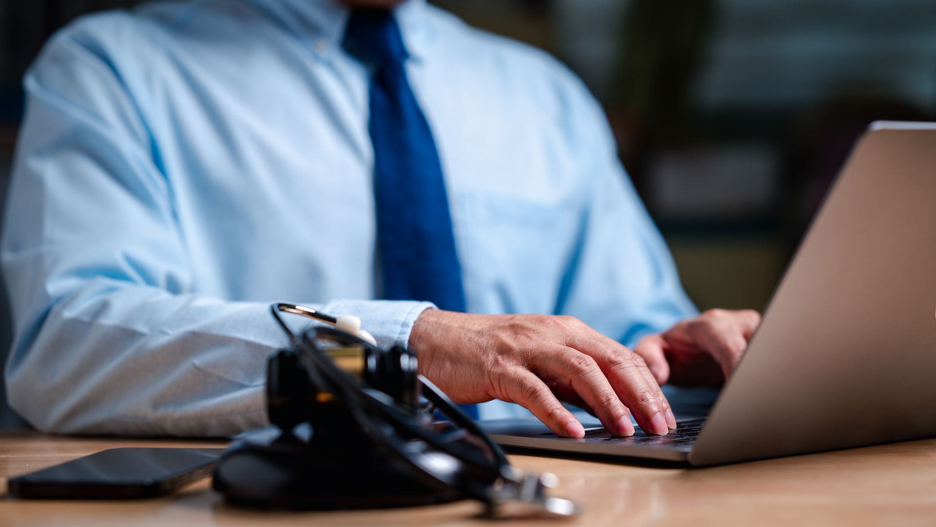 A head injury attorney, an authority in legal medicine, navigates the complexities of justice.