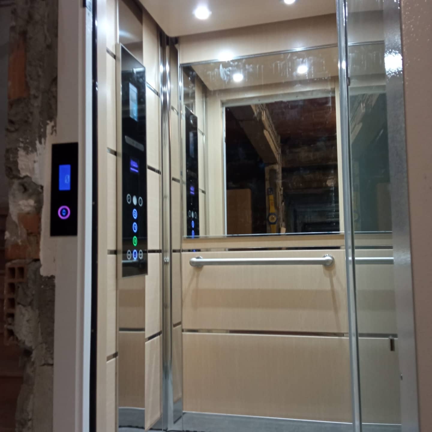 ascensore interno