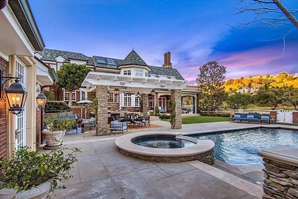 Traditional Style Estate - Fratantoni Design
