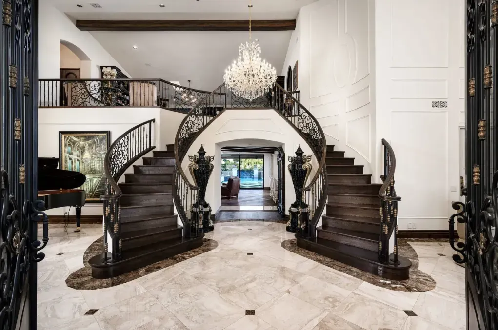 grand foyer design