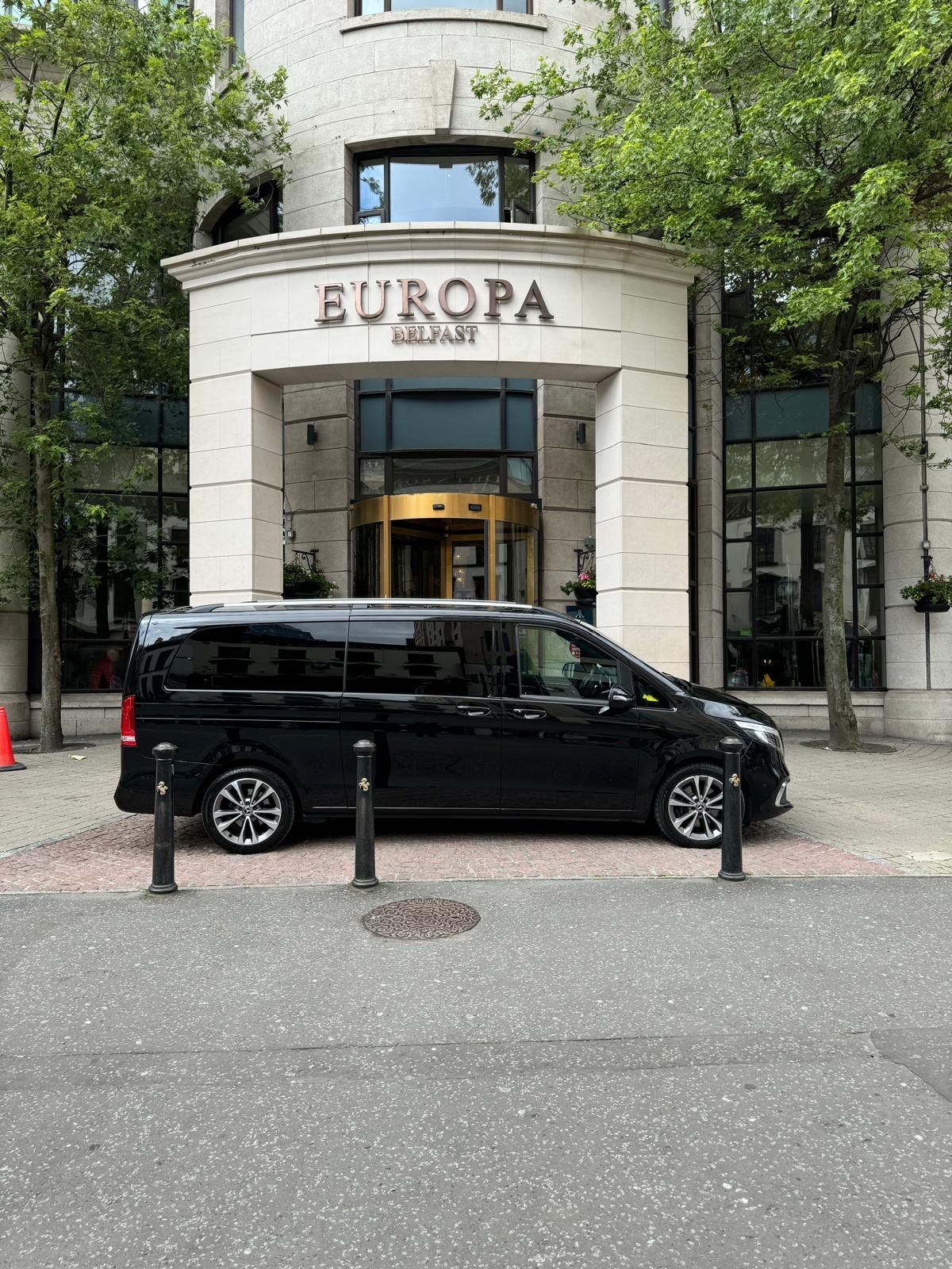 Mercedes outside Europa hotel Belfast