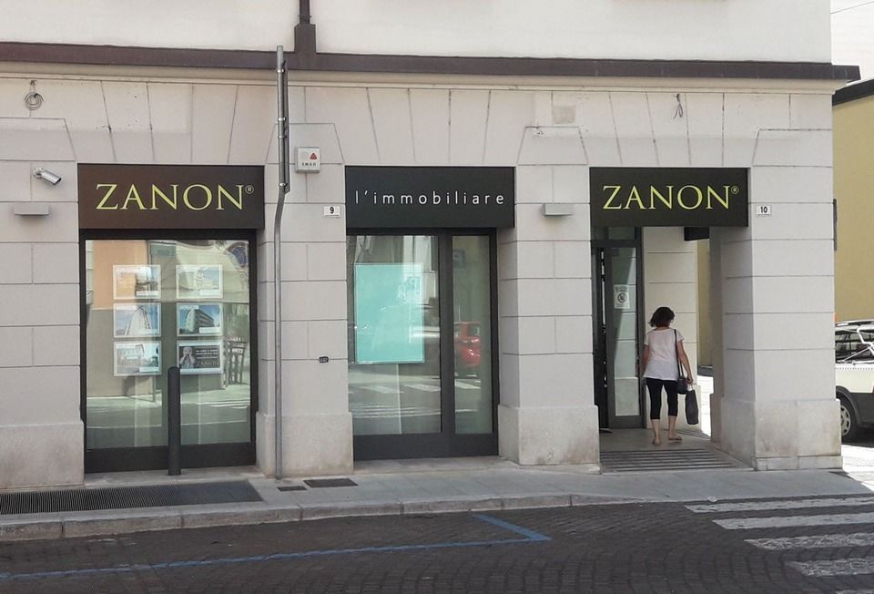 insegne luminose in Friuli per negozi