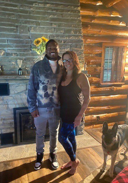2 people smiling 3
