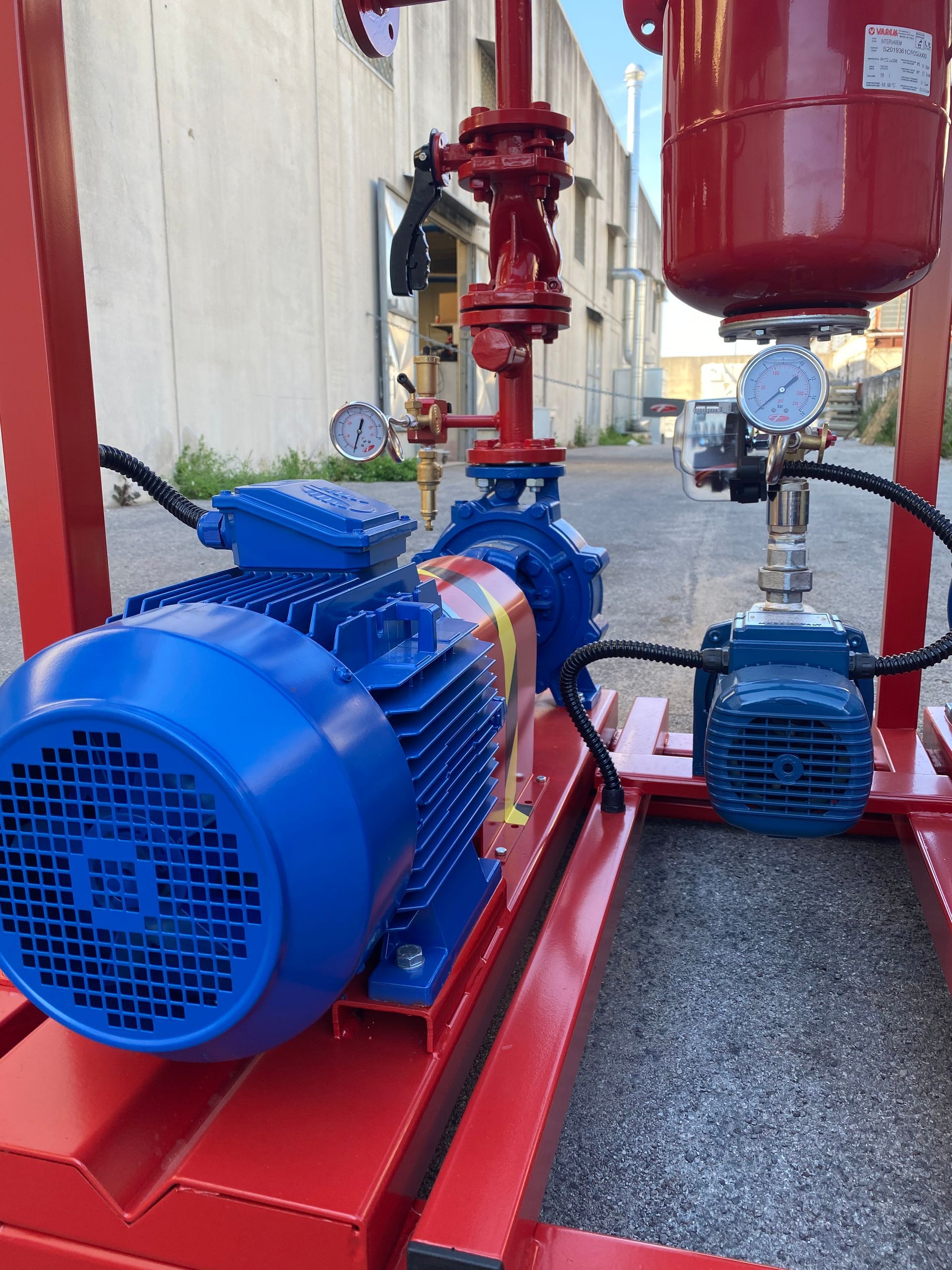 gruppo antincendio con una o più elettropompe
