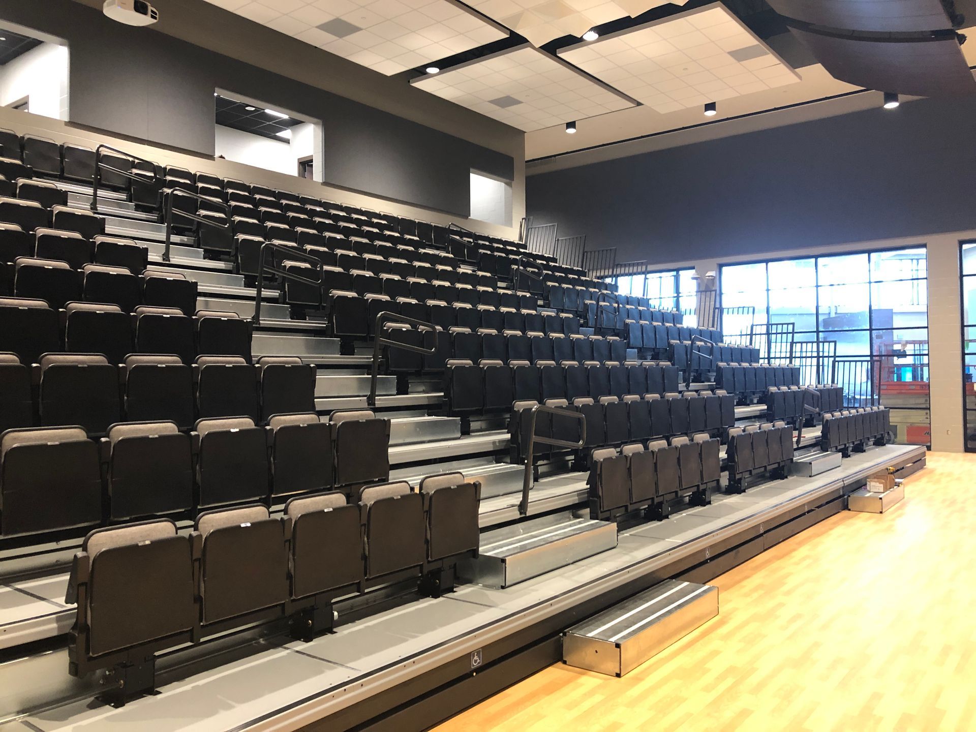 Wide-Format Premier Platforms use our UNITED Platform Chairs, complete with aisle lighting and vinyl end curtains.