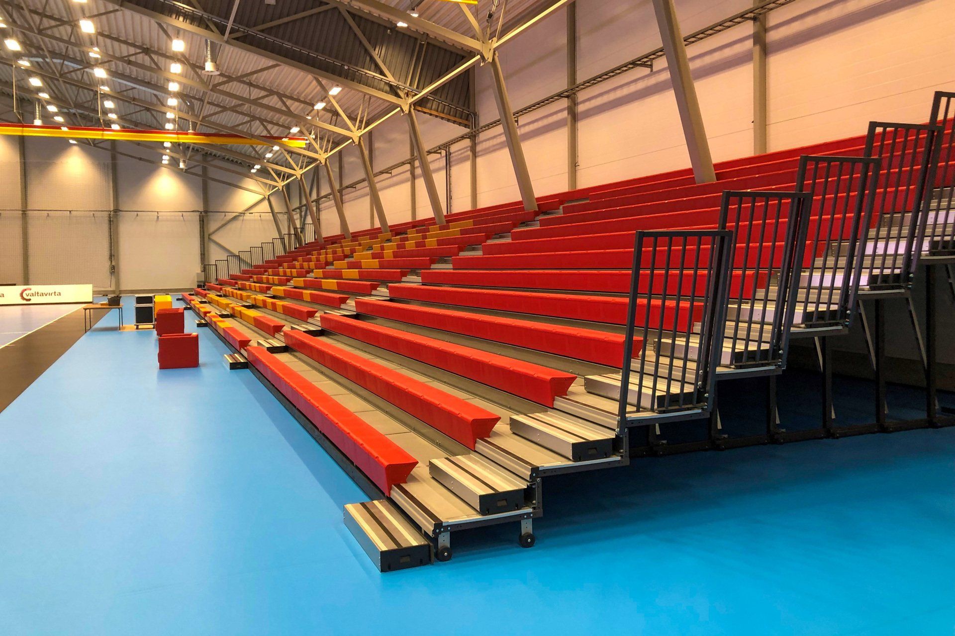 Interkal EXCEL Seat Modules with ComfoBack Backrests and POLARIS multi-purpose seats at the Riihimaki Sports Hall in Iceland.
