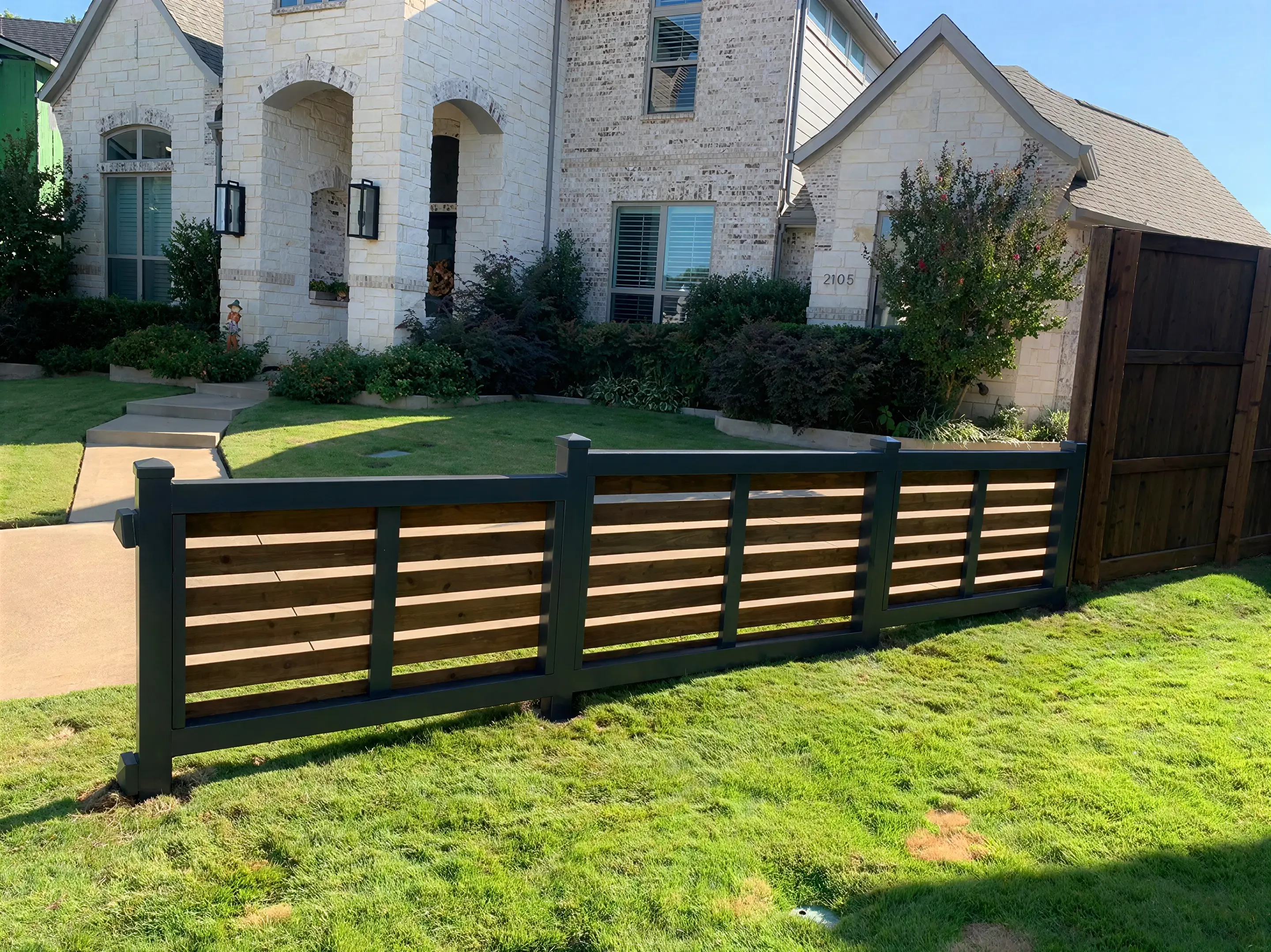 Custom and Mixed-Material Fencing