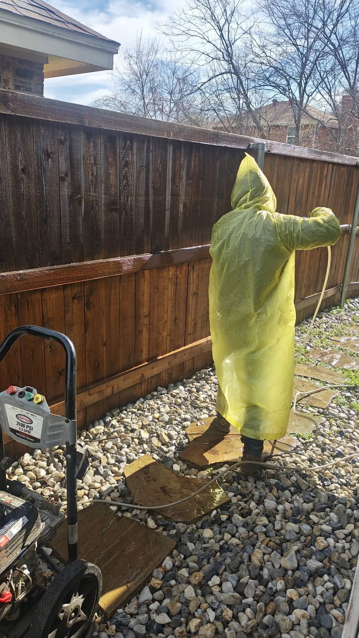 Weathered Fence Cleaning and Restaining