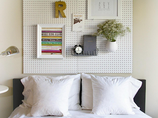 cara menata kamar agar terlihat indah dengan gunakan pegboard