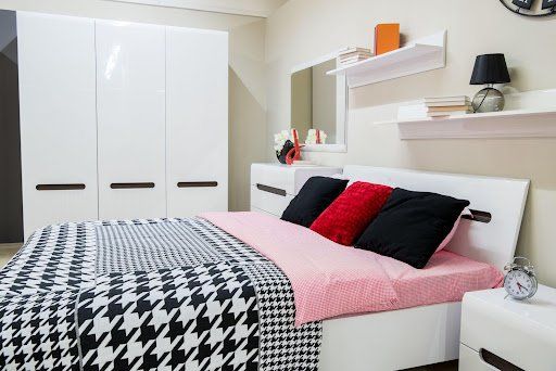 cara menata kamar agar terlihat indah dengan memanfaatkan dinding