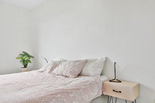 cara menata kamar agar terlihat indah dengan menentukan konsep kamar