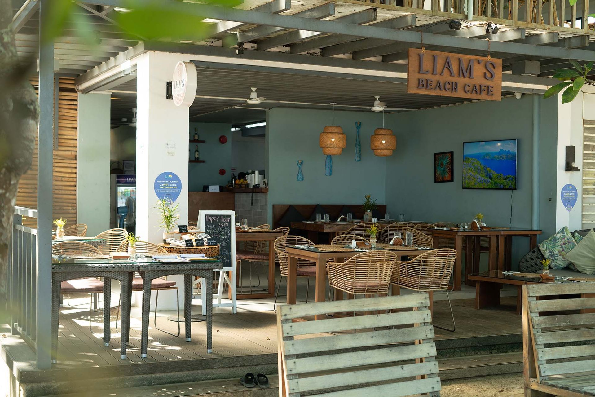 Liam's Beach Cafe outdoor dining at Charlie's El Nido Palawan resort
