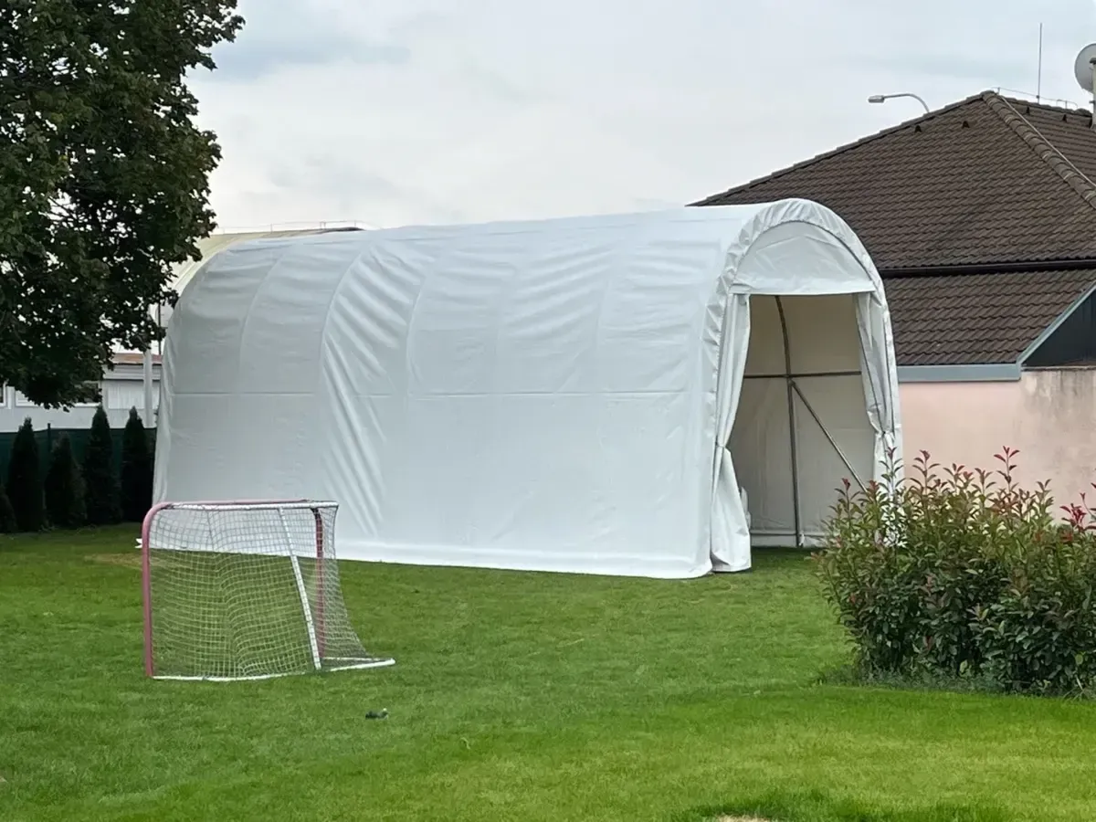 Tentiniai garažai nuotrauka