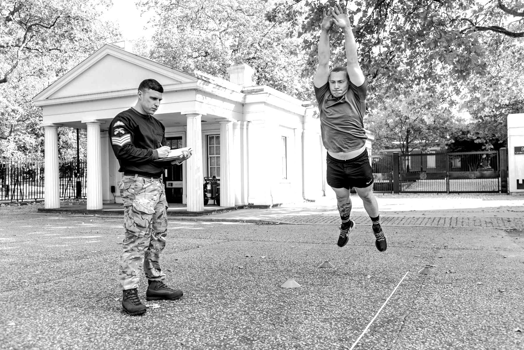 Farren Morgan training a soldier