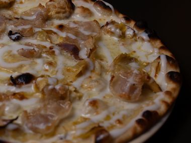 Pizza carciofi pecorino