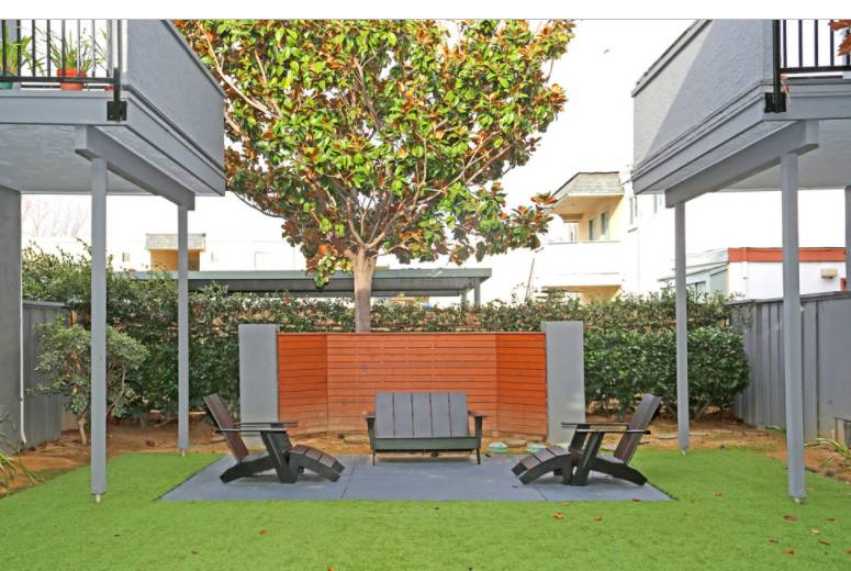 Outdoor patio set