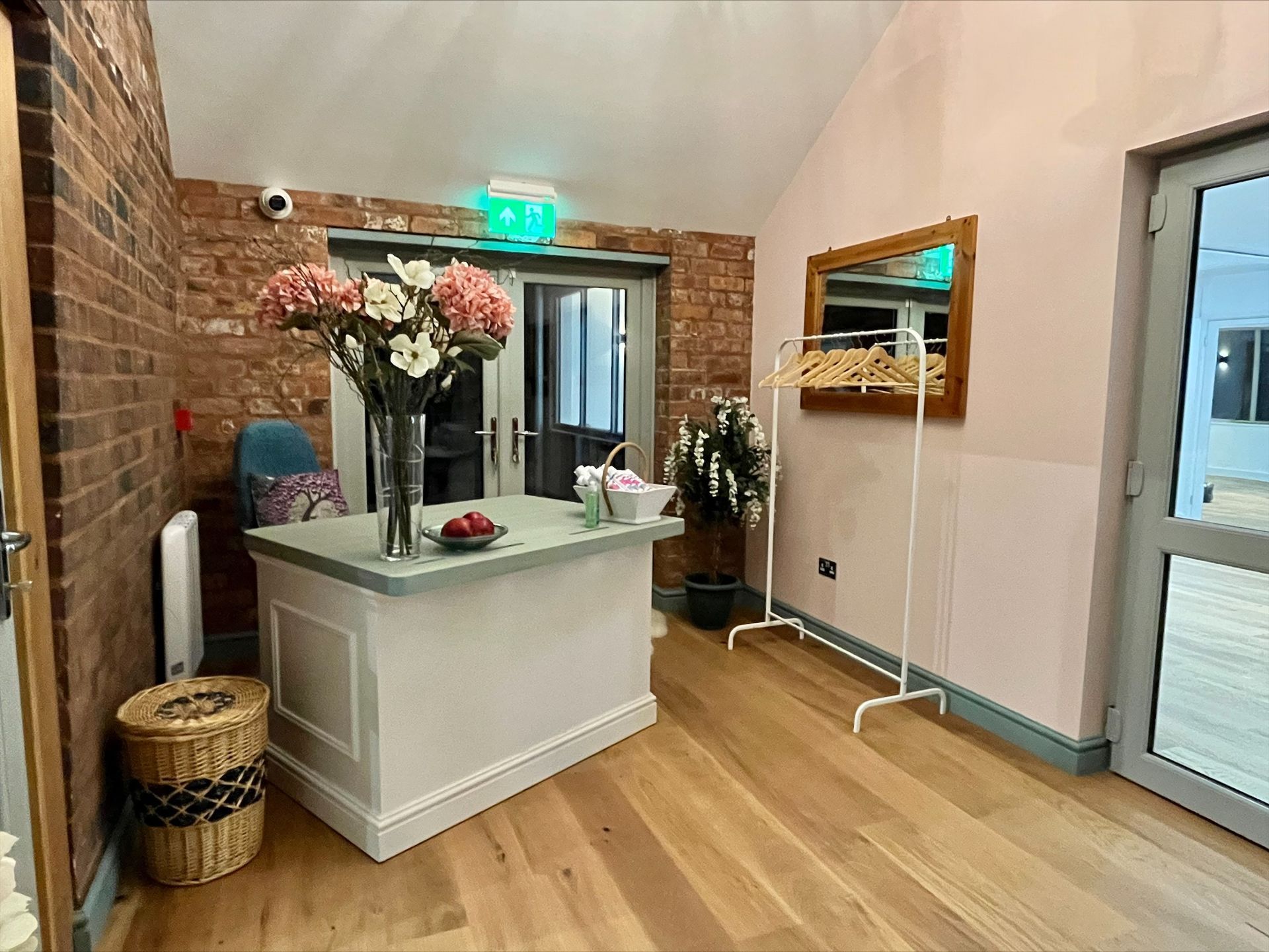 Deanslade Studio Reception