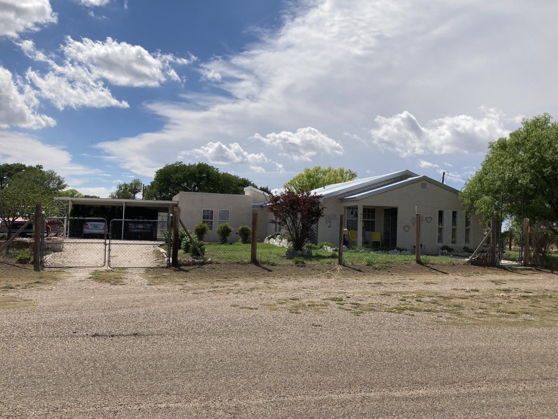 NEW - 573 Realwind Dr. - 1,460 sf 3/2 rock house, garage, horse stalls, RV carport