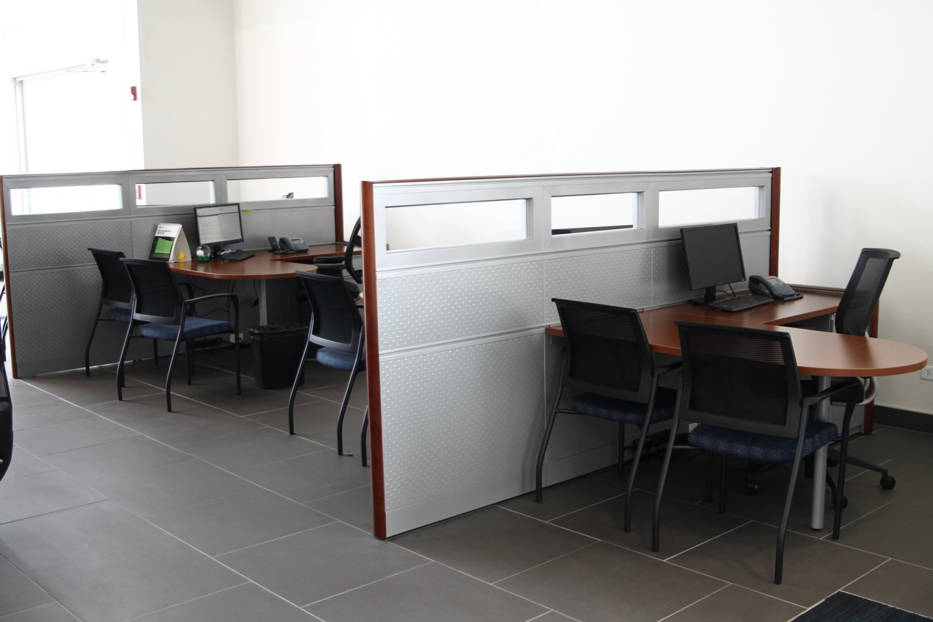 Auto Retail | UpRight Interiors | Hoffman Estates, IL; Orland Park, IL