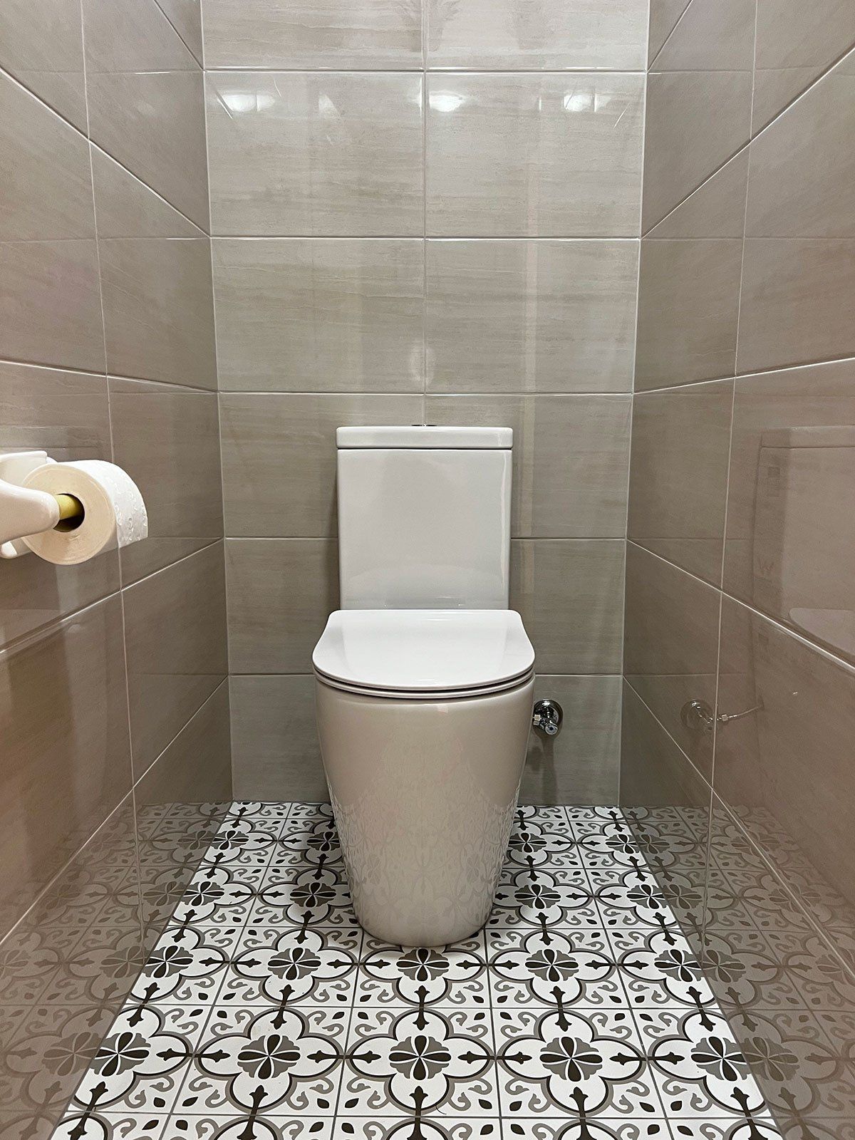 toilet with tiles
