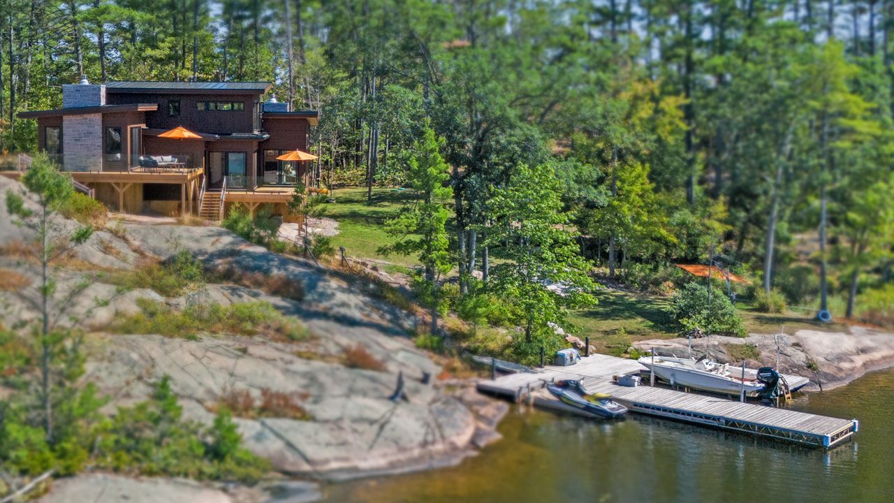 Custom Homes and Cottage Photo