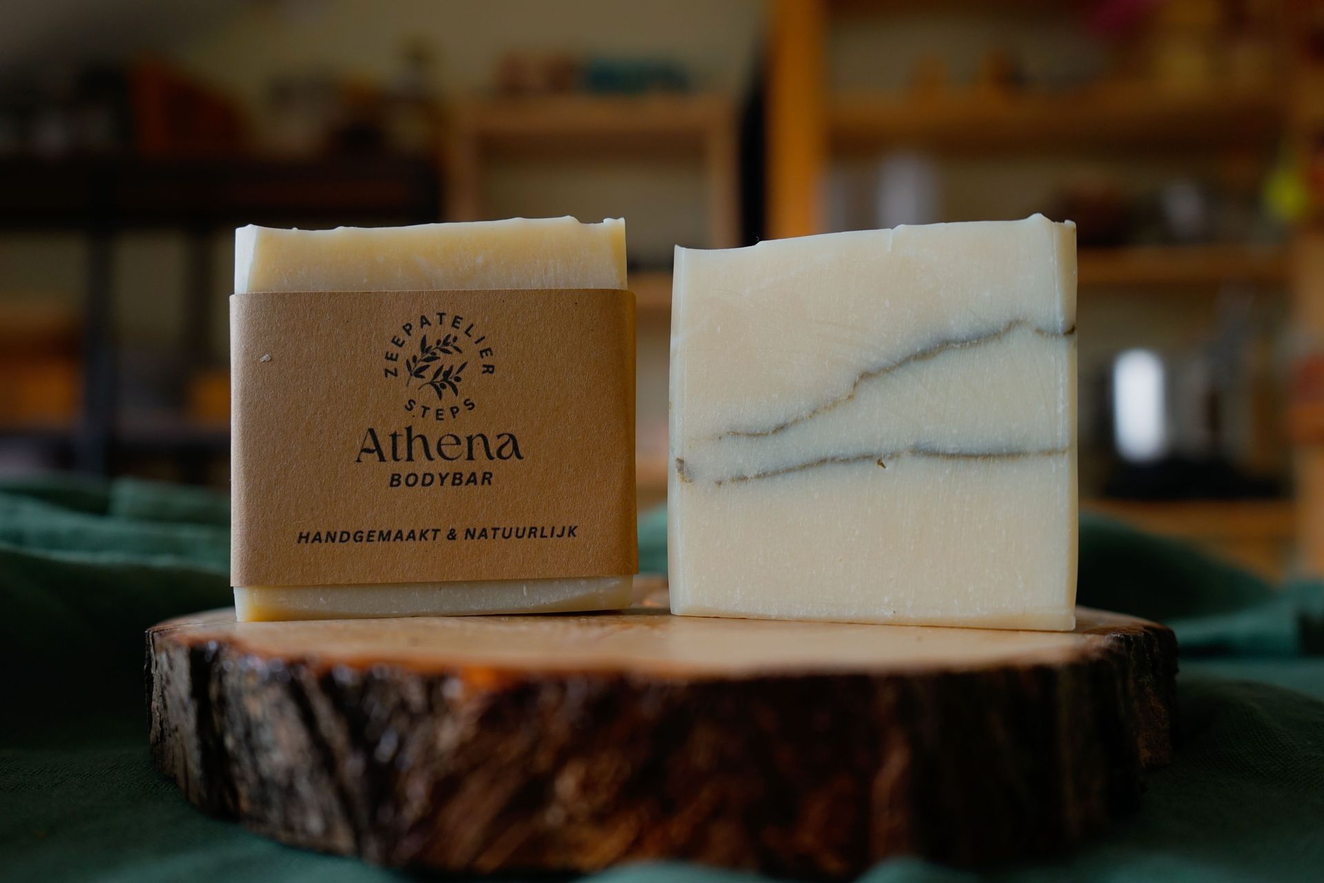 Athena - bodybar. Een zeep geïnspireerd door de Griekse godin van wijsheid.