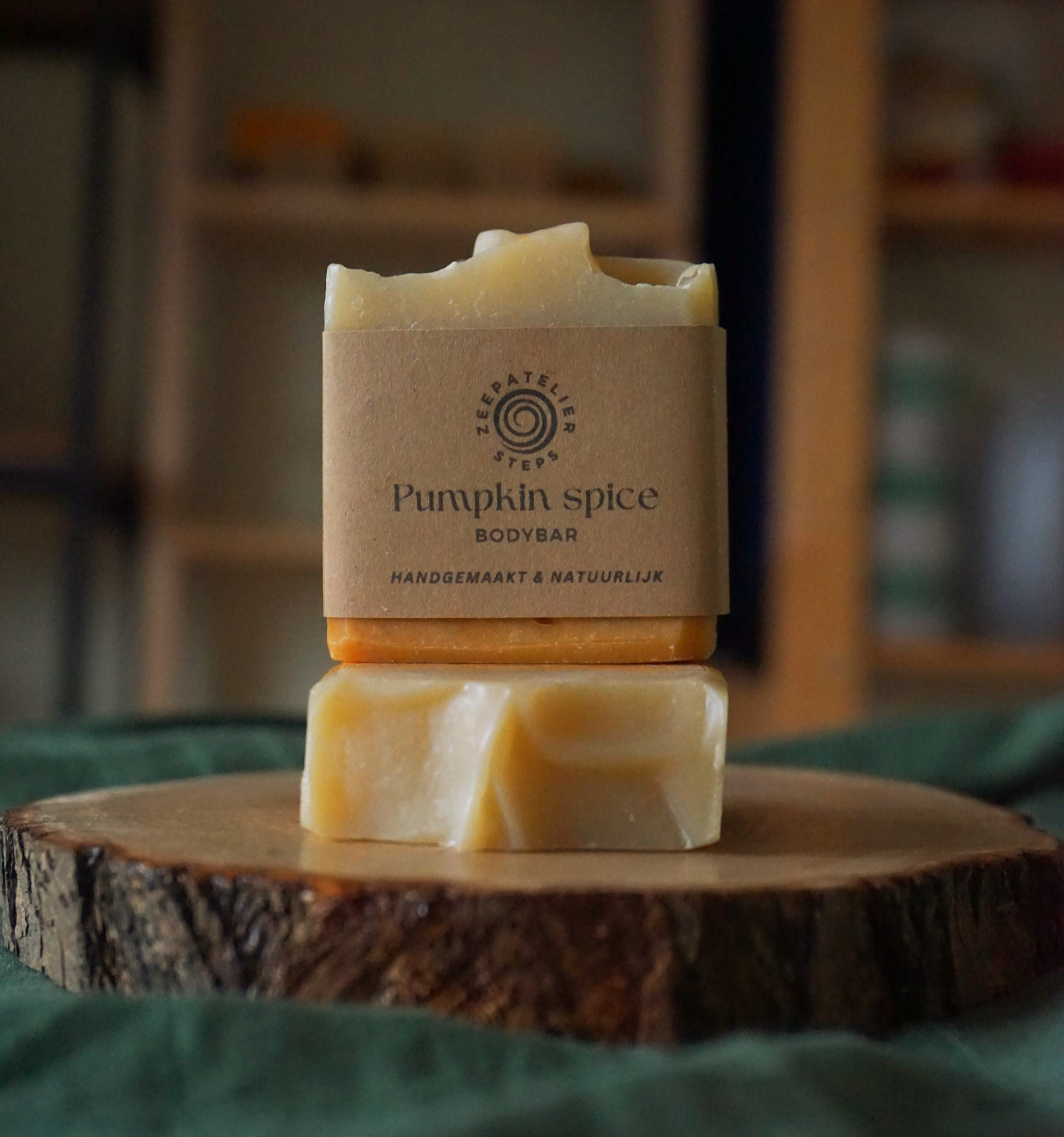 Pumpkin spice - bodybar. Zeep gemaakt met echte pompoen en met een kruidige en zoete geur.