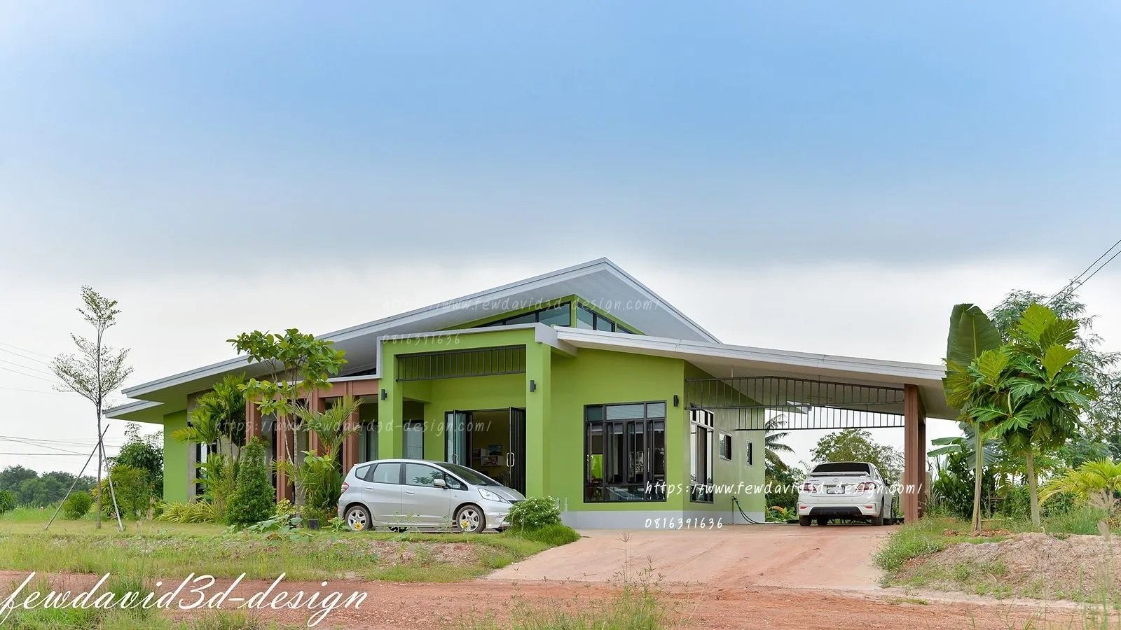 บ้านสไตล์โมเดิร์นชั้นเดียวสีเขียวสดใส ออกแบบด้วยหลังคาทรงเพิงหมาแหงนเพิ่มความทันสมัยและช่วยระบายน้ำได้ดี มีพื้นที่ใช้สอยกว้างขวาง พร้อมเฉลียงหน้าบ้านและที่จอดรถขนาดใหญ่ โครงสร้างบ้านผสมผสานระหว่างปูน กระจก และไม้ระแนง เพิ่มความเป็นธรรมชาติและความโปร่งโล่ง รอบบ้านมีการจัดสวนเล็กๆ เพิ่มความร่มรื่น เหมาะสำหรับครอบครัวที่ต้องการบ้านแบบโมเดิร์นร่วมสมัย ท่ามกลางบรรยากาศธรรมชาติ