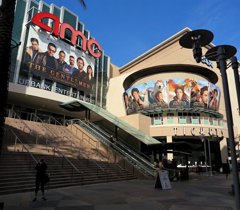 facade photo of the burbank entertainment village