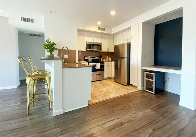 3400 Cahuenga's unit features a spacious, bright and modern Kitchen