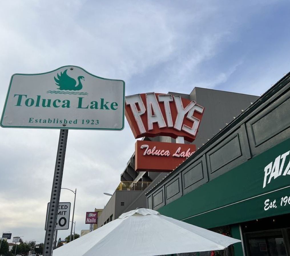 exterior photo of paty's in toluca lake