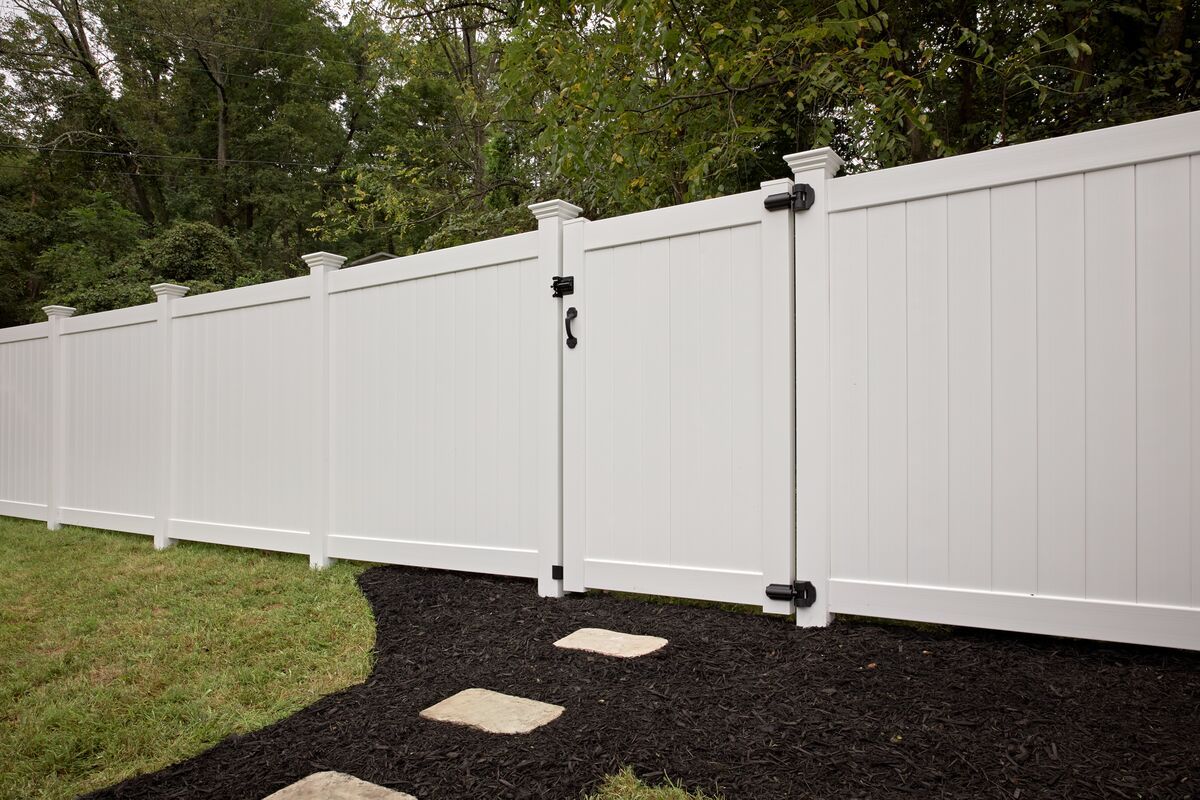 Classic white vinyl privacy fence
