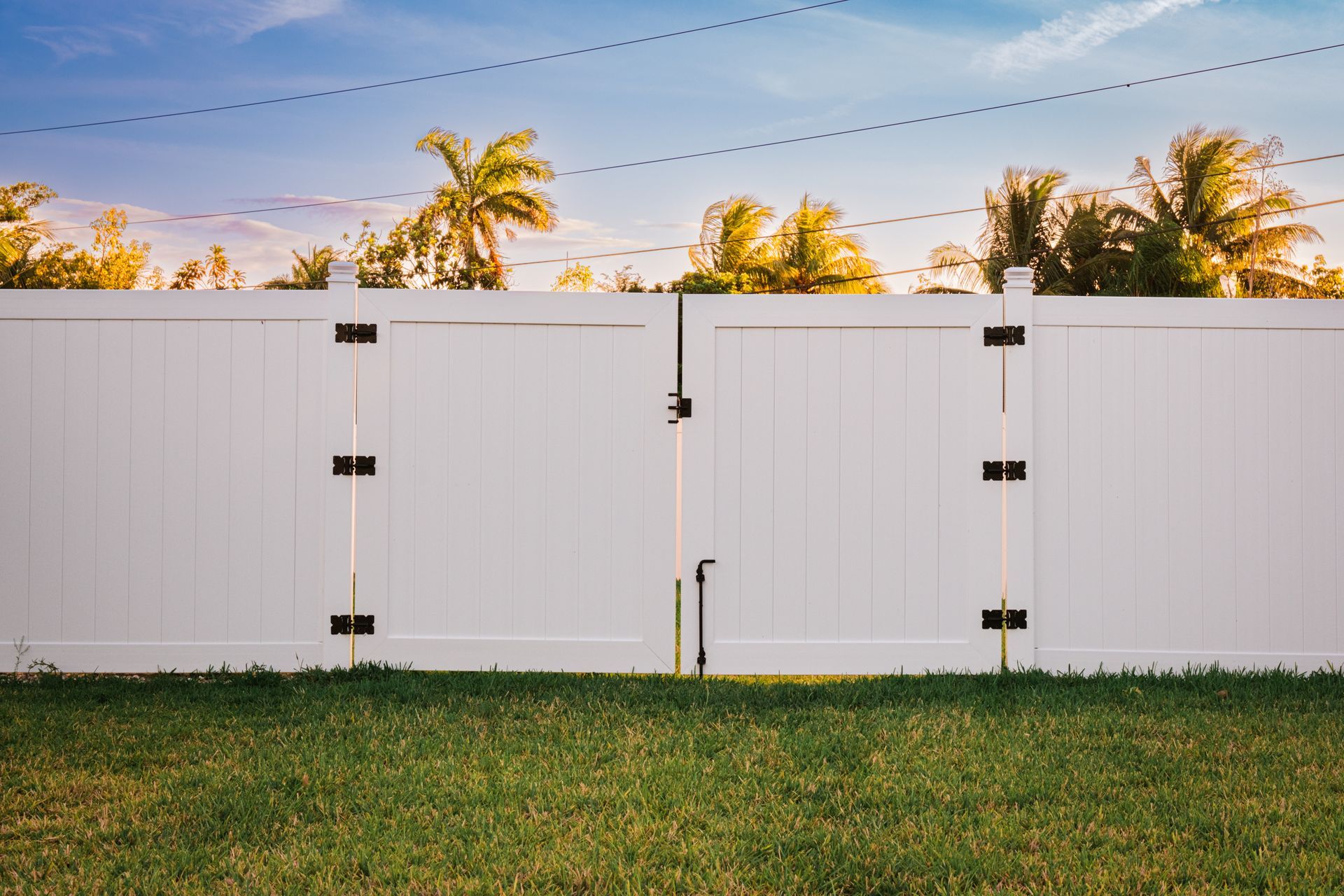 Classic white vinyl privacy fence 