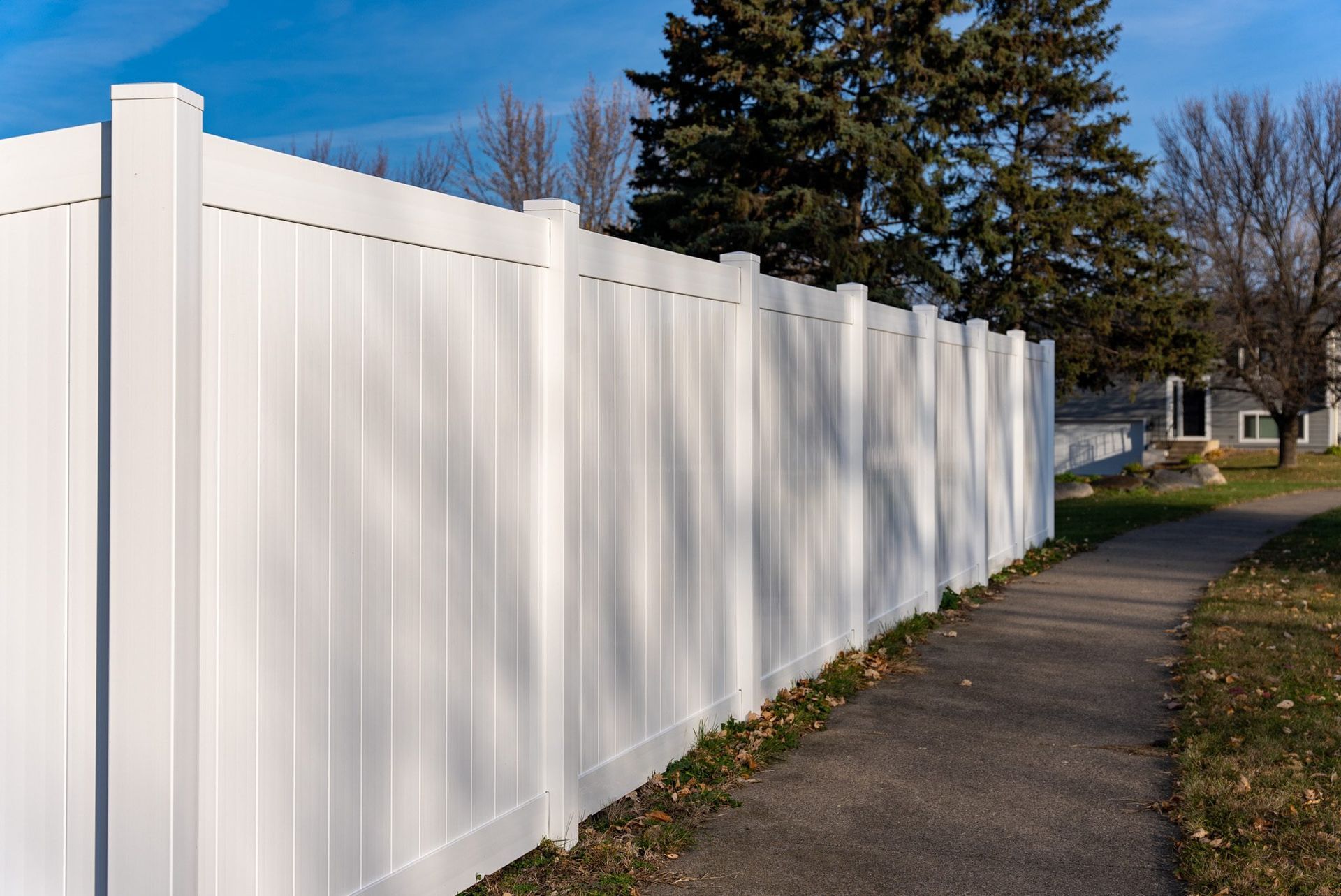 Classic white vinyl privacy fence